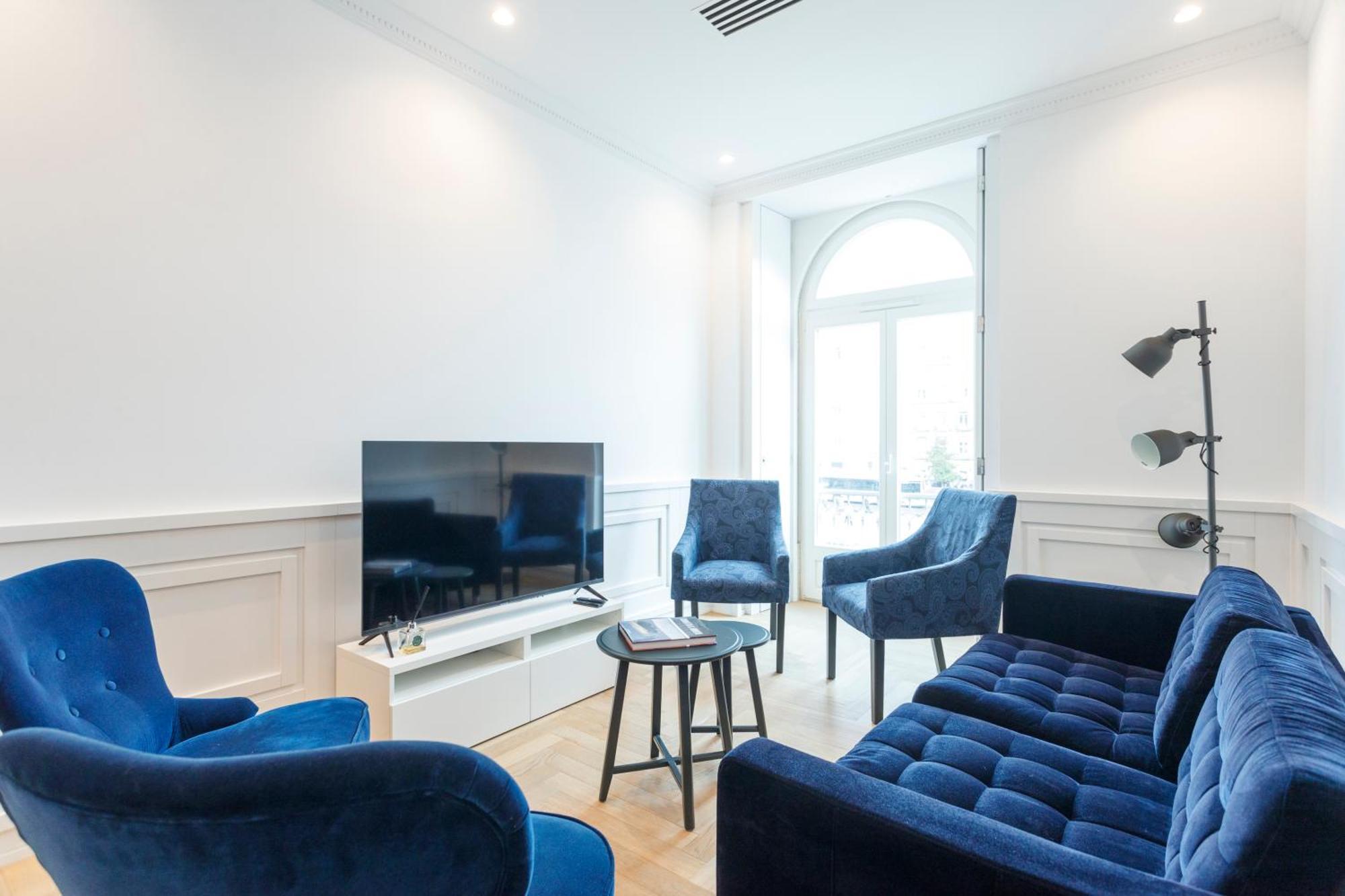 The Boulevard Apartment *